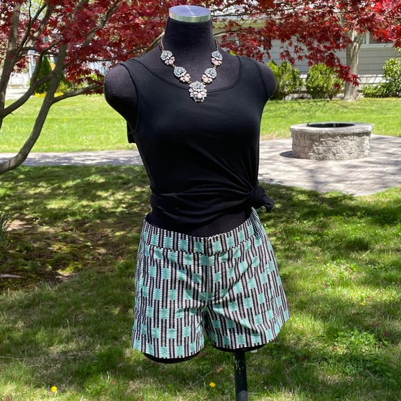 GAP shorts EUC - Picture 2 of 8